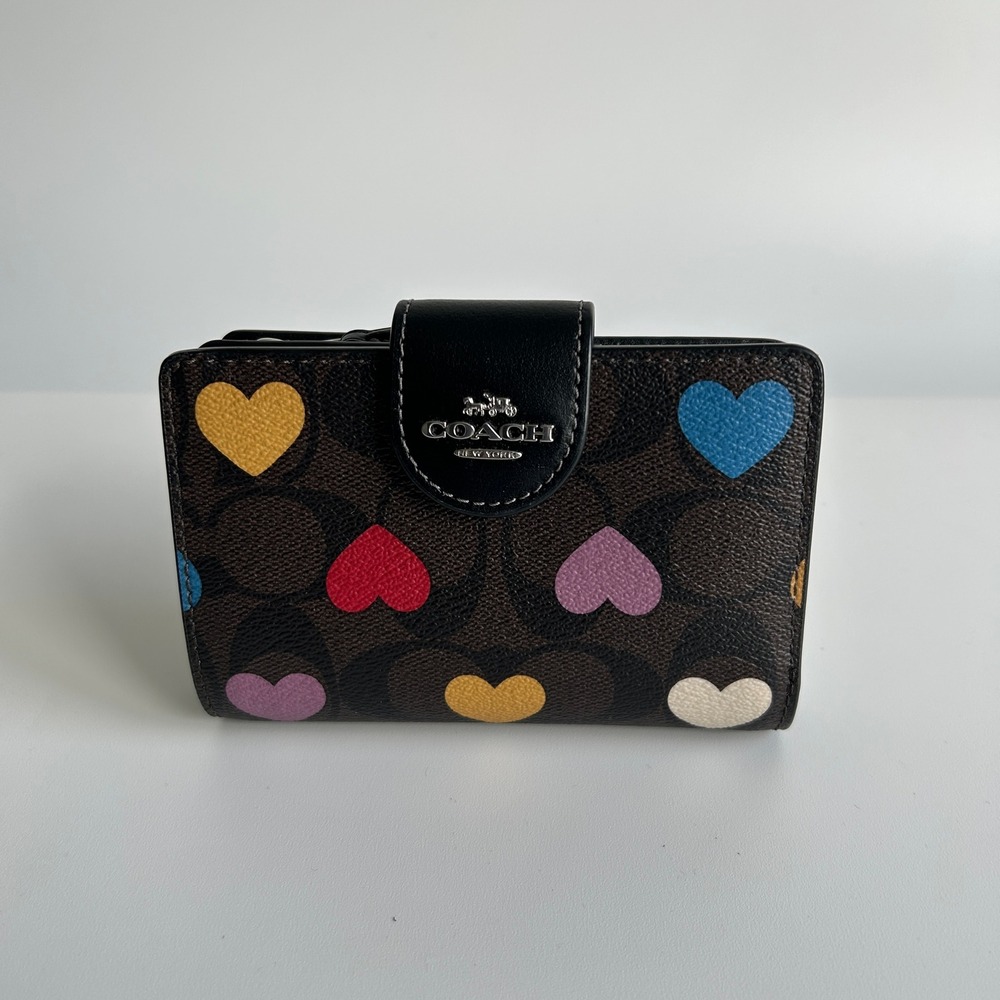Coach Medium Corner Zip Wallet Multicolor Signature Canvas Heart Print CP418
